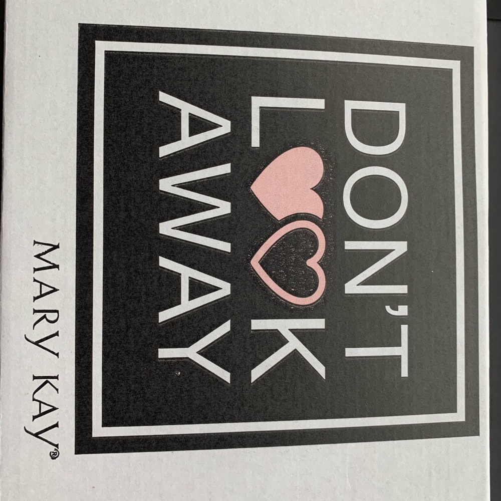 Mary Kay Look Away tool kit NEW KIT BELOW COST!
